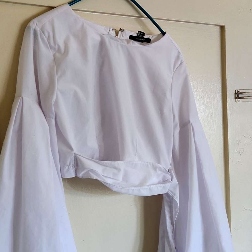 Puffed sleeves white crop shirt